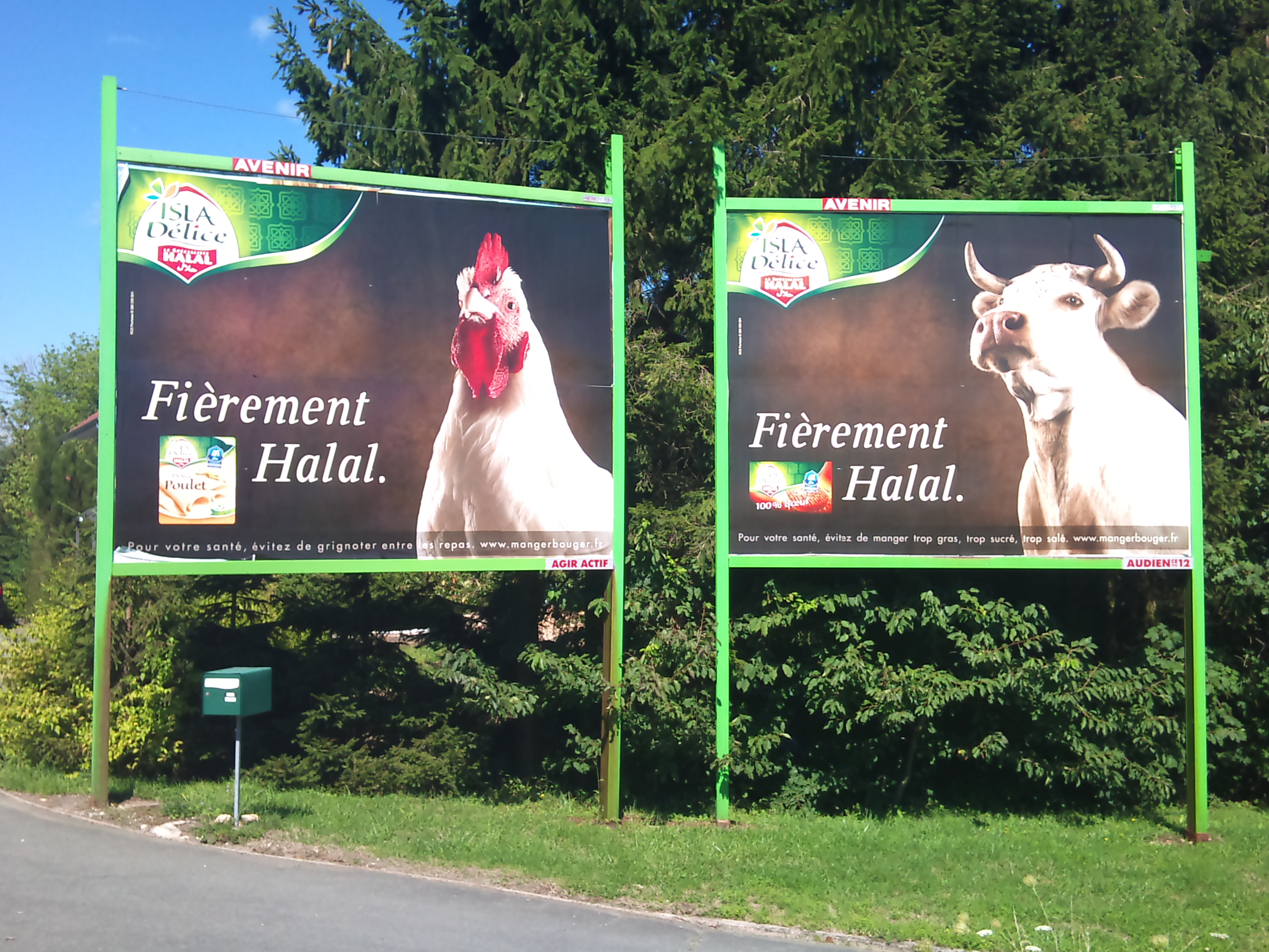Grossflächige Halal-Plakatwerbung im Departement Doubs
